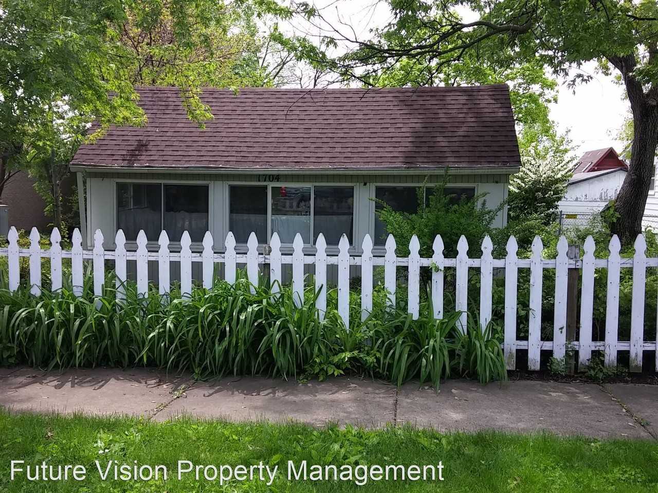 1704 Belleview Ave - Photo 3 of 22