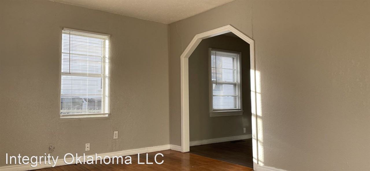 3411 Nw 27th St - Photo 3 of 12