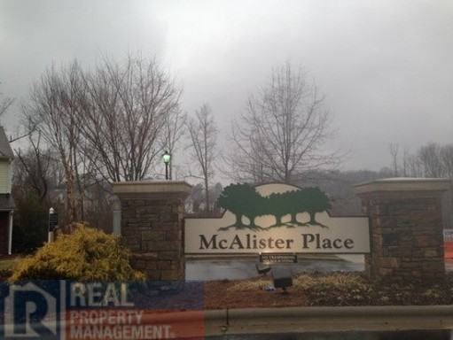 11 Tannenbaum Cir - Photo 2 of 2