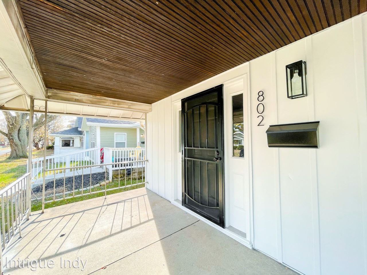 802 - 804 N Denny St - Photo 2 of 31