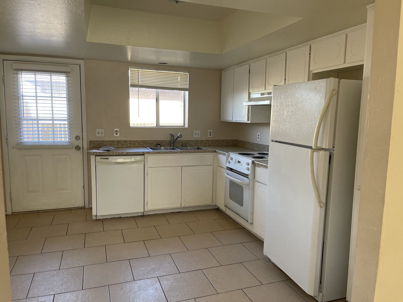 922 N Pueblo Dr #1 - Photo 2 of 12
