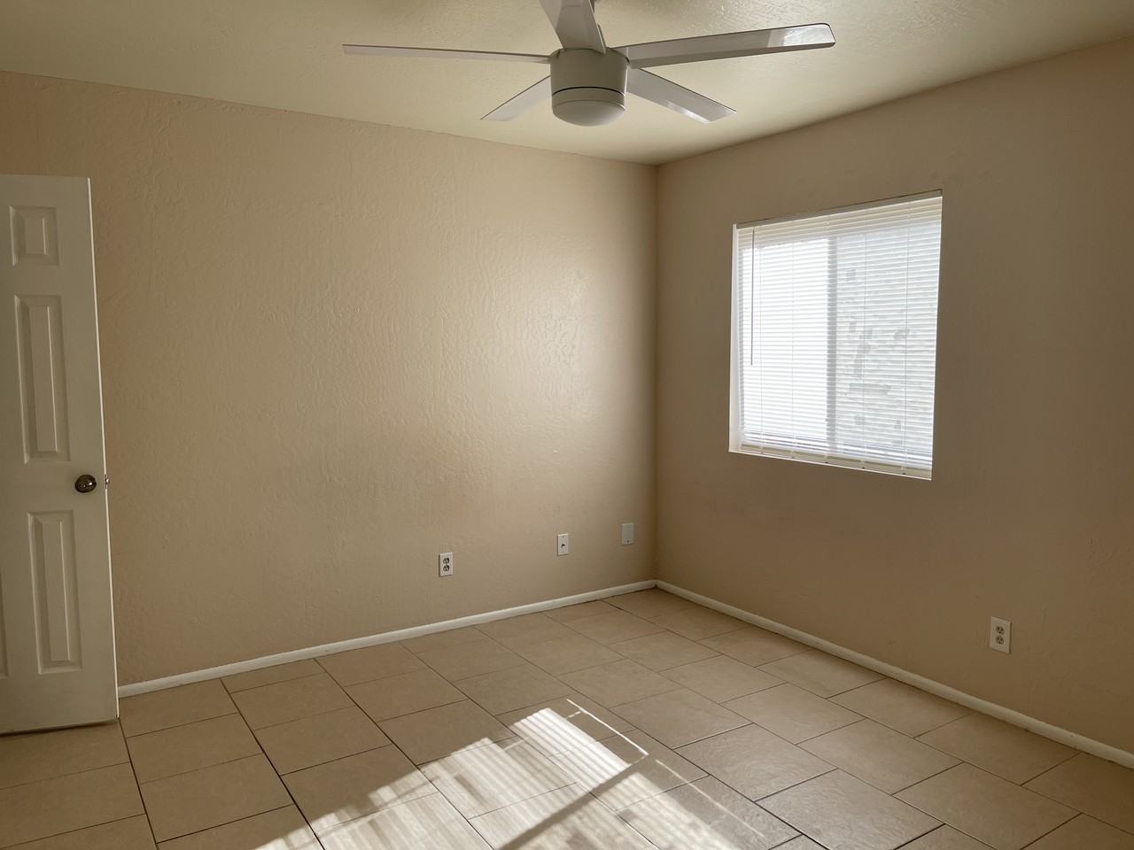 922 N Pueblo Dr #1 - Photo 4 of 12