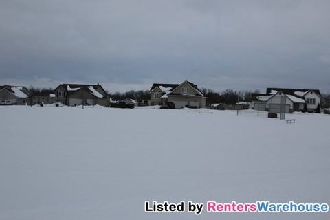 28520 Lakeside Dr - Photo 2 of 14