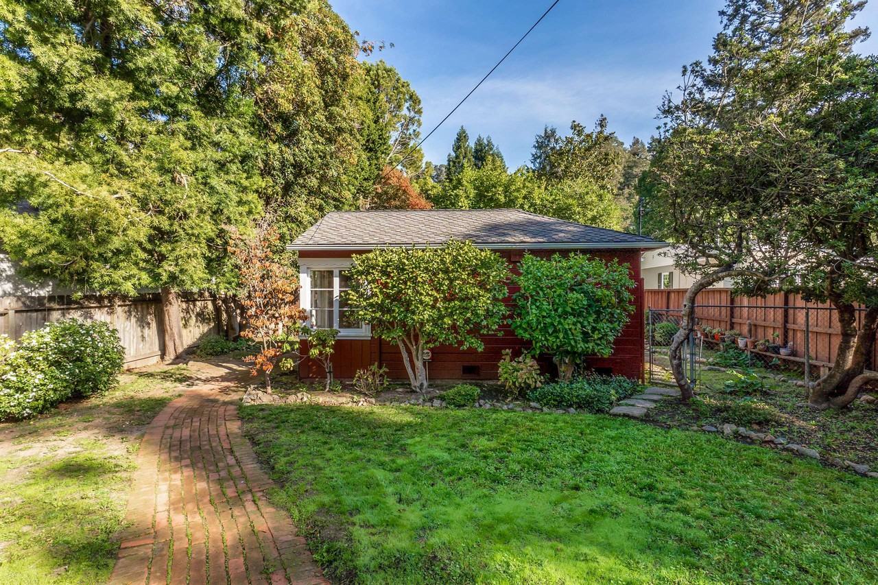 1400 Fernwood Dr - Photo 2 of 35