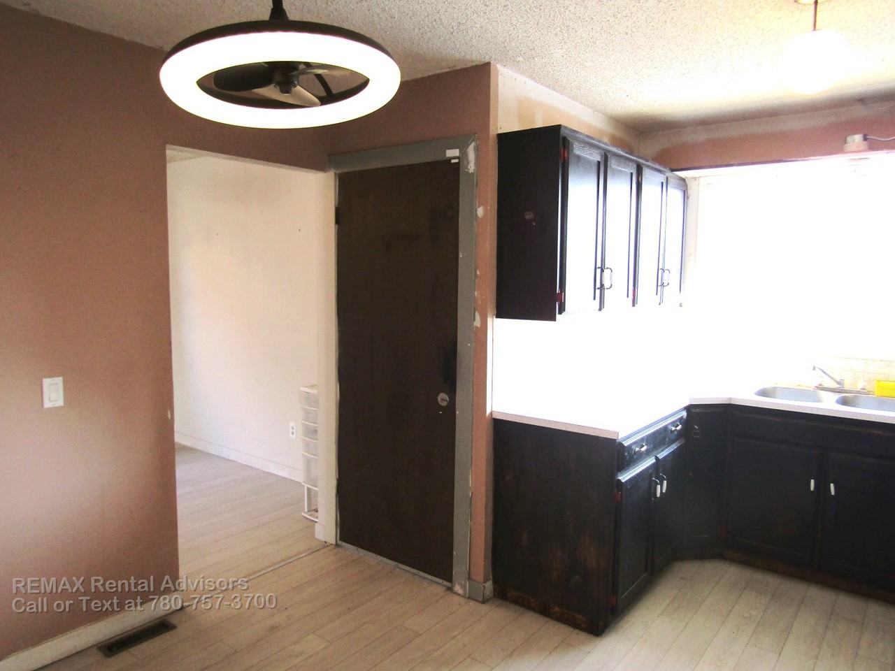 424 Manora Way Ne - Photo 3 of 12