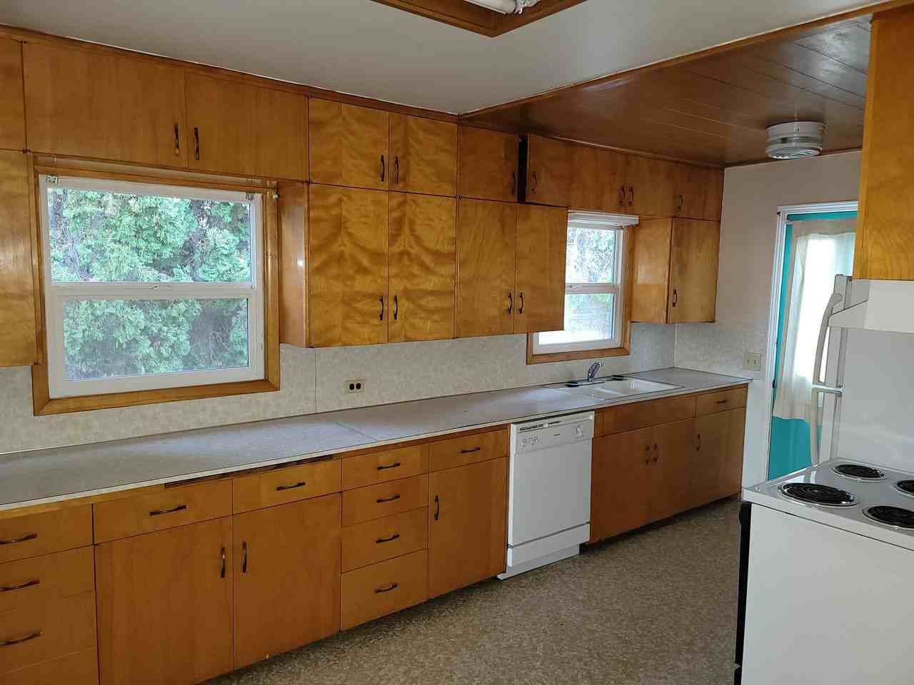 711 Sanford Ave #711 - Photo 2 of 11