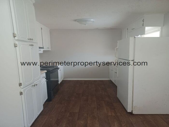 443 Oak Dr Se - Photo 3 of 19