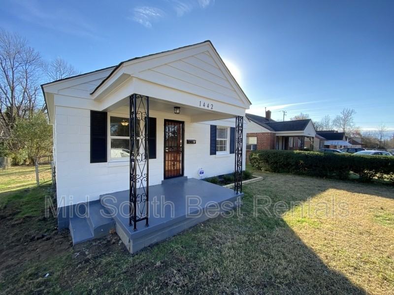 1442 Kyle St - Photo 2 of 10