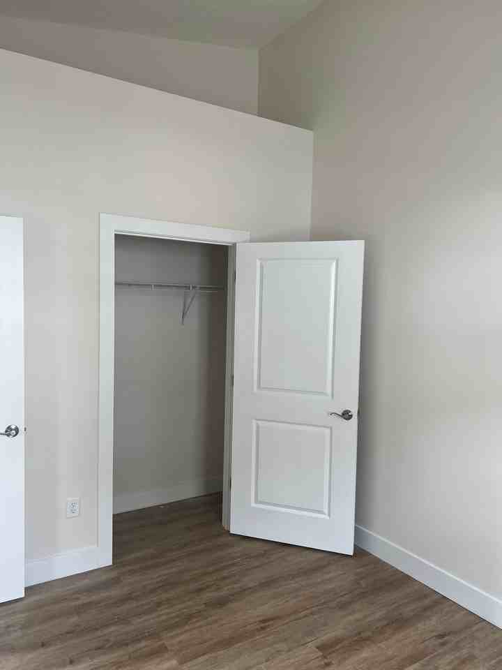 201 Court Yard Lane - Photo 4 of 15