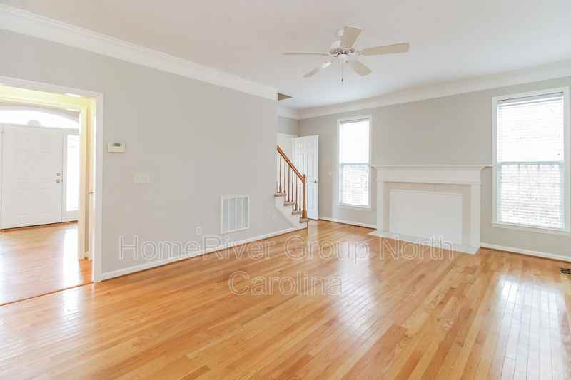 7 Crab Tree Ct - Photo 2 of 15