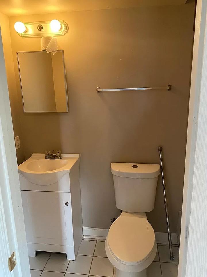 1700 Capitol Ave Ne - Photo 3 of 7