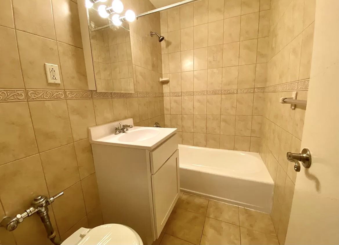 162 162 15 Highland Ave #6G - Photo 2 of 11