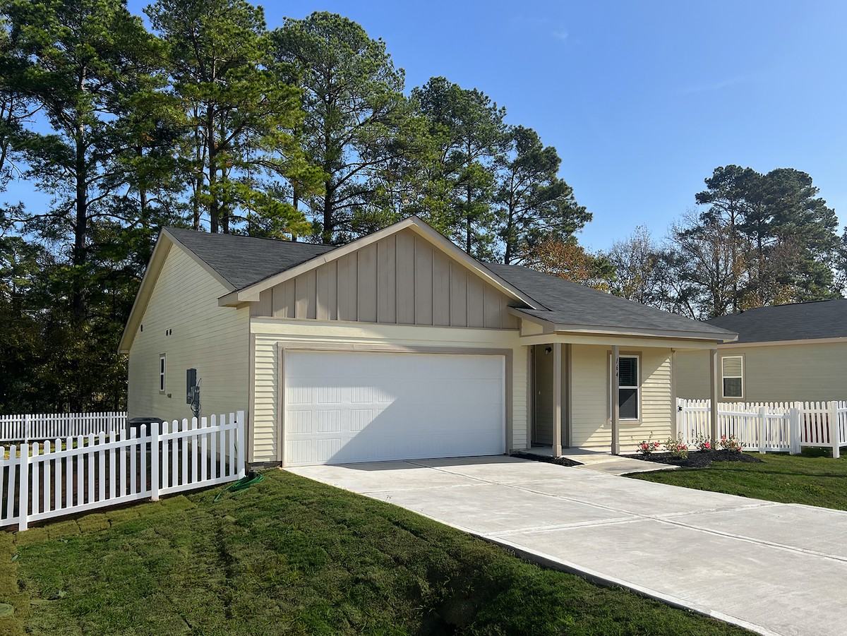 164 Red Clover, Livingston, TX 77351 3 Bedroom House for 1,495/month