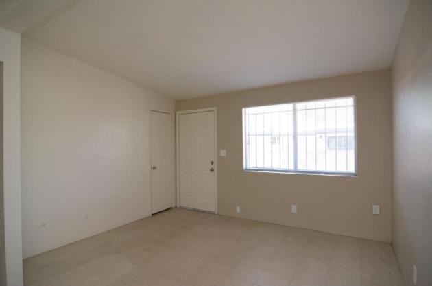 653 East Lee Street - Photo 2 of 5