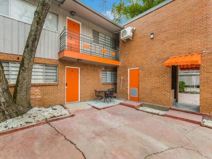 4202 Stanford St #02 - Photo 6 of 10