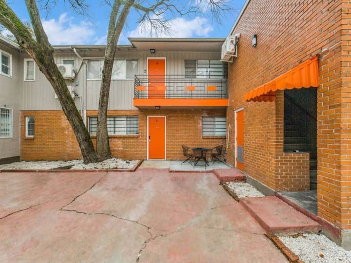 4202 Stanford St #02 - Photo 7 of 10