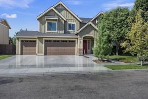 featured image of 691 W Cagney St #1