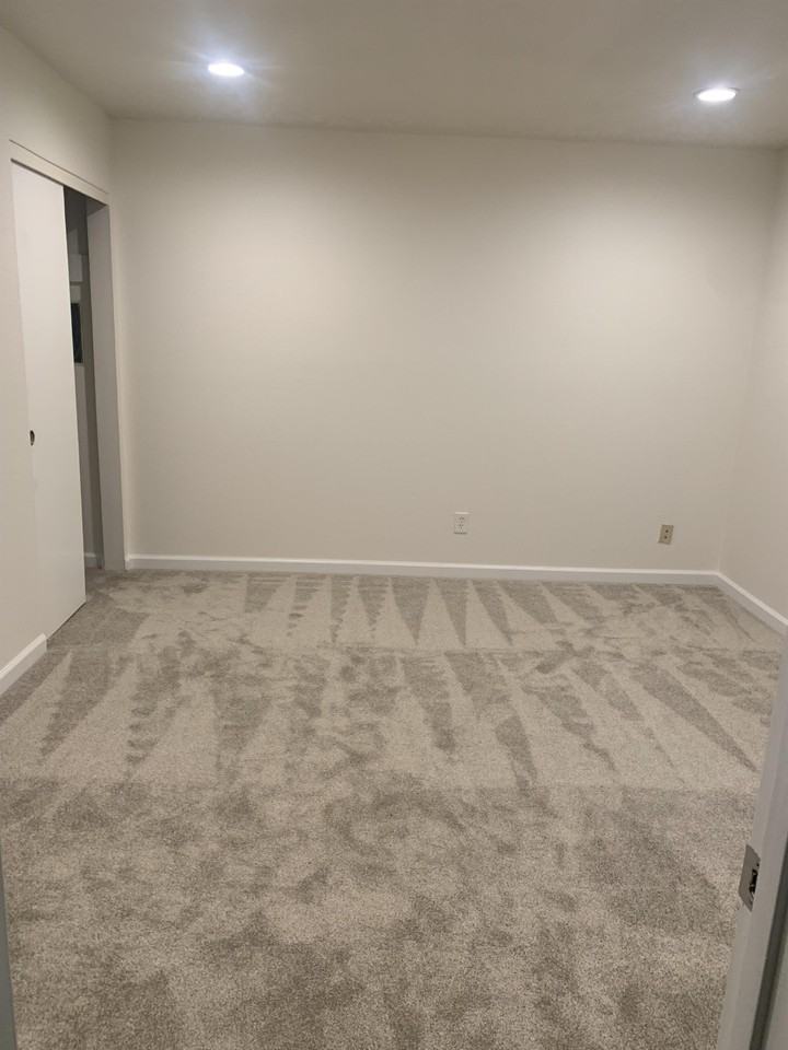 2813 Saint Paul Dr #4 - Photo 4 of 5