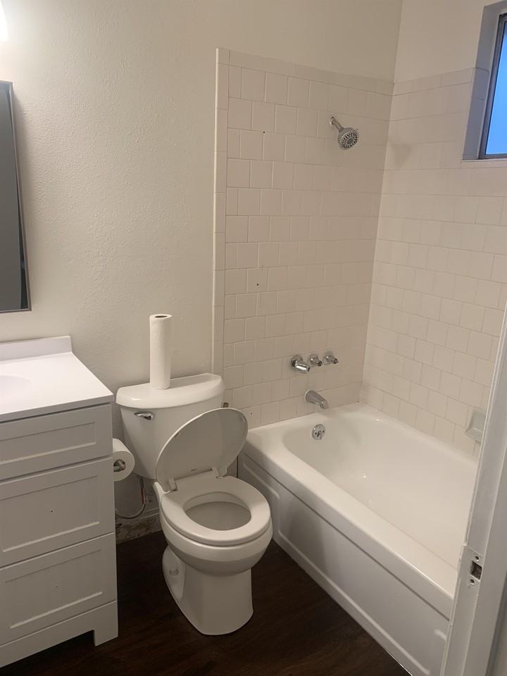 2813 Saint Paul Dr #4 - Photo 5 of 5