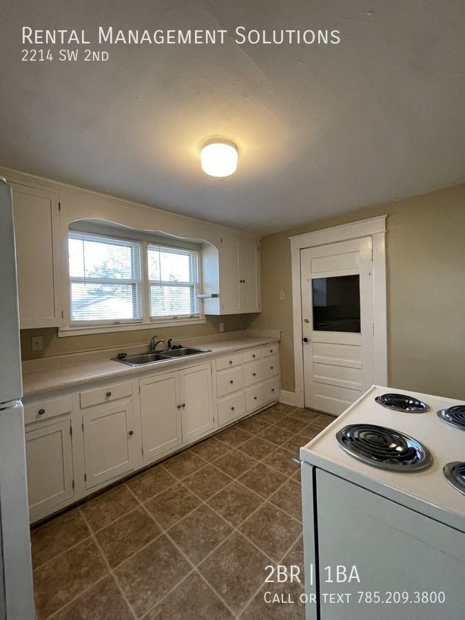 2214 Sw 2nd St - Photo 3 of 16
