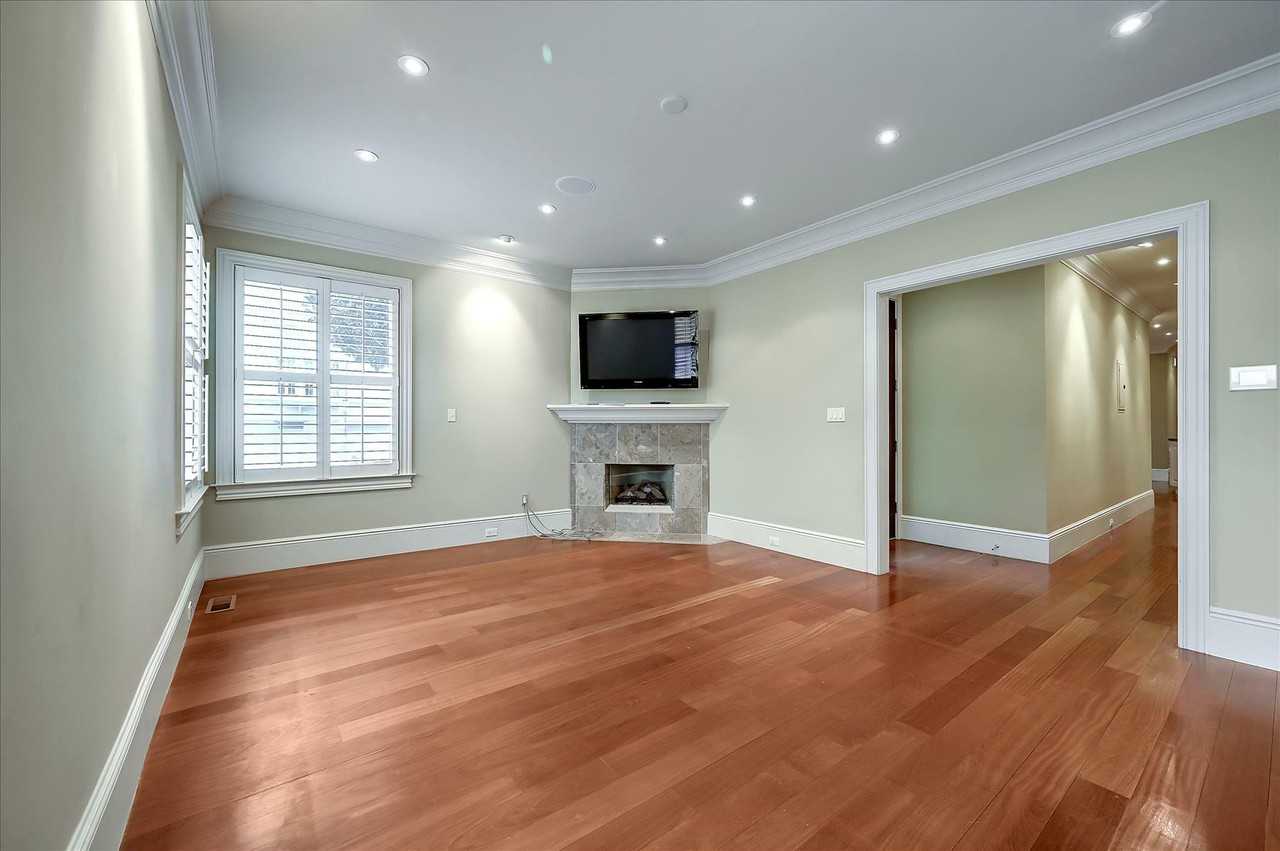 2599 Sacramento St - Photo 3 of 22