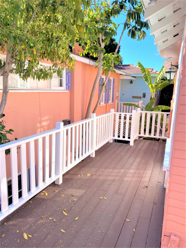 273 Lower Cliff Dr - Photo 4 of 36