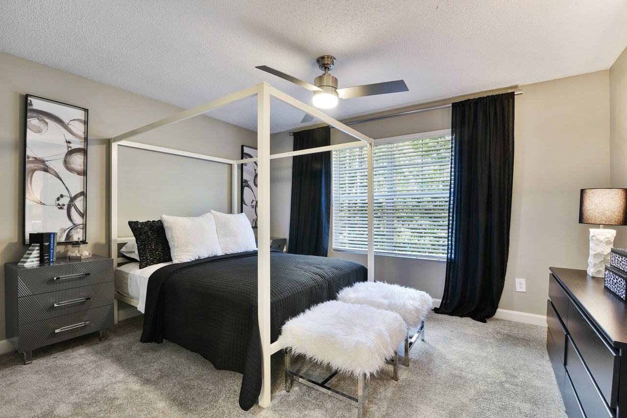 Halston Riverside - Photo 7 of 98