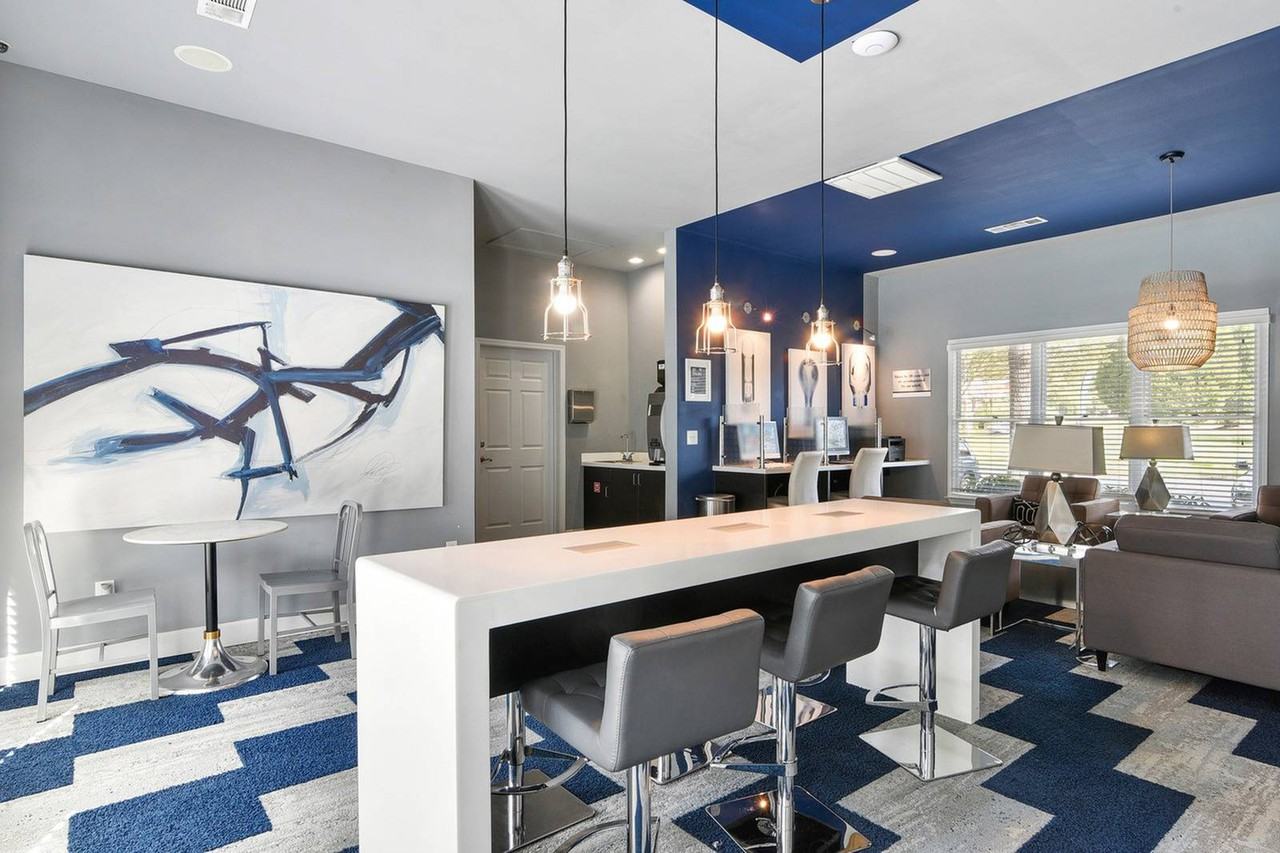 Halston Riverside - Photo 4 of 98