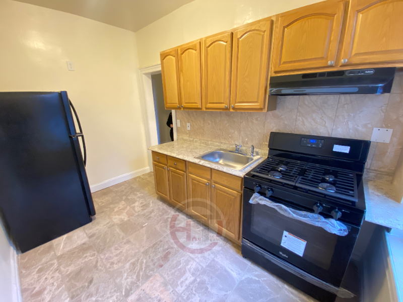 3132 Buhre Ave #4