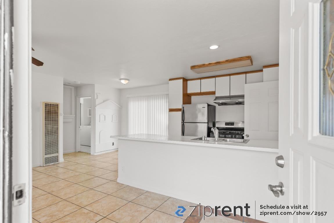 653 Dean St - Photo 2 of 17