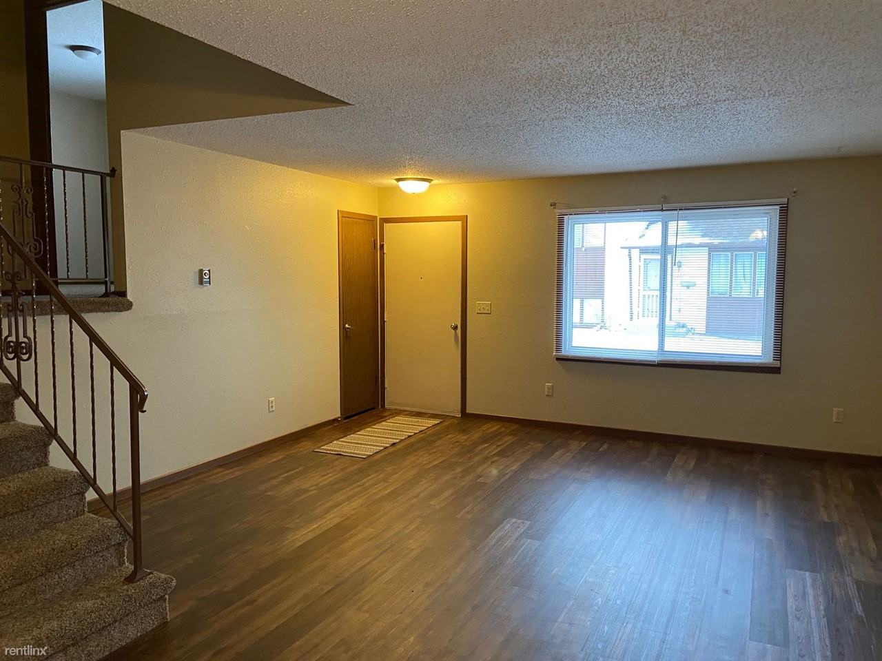 1213 S Washington St - Photo 3 of 9