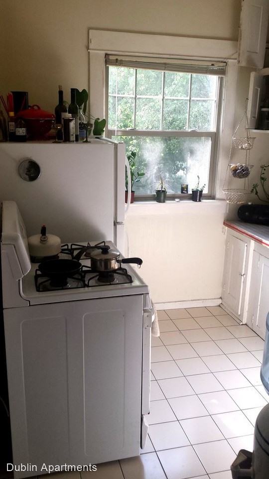 1052 E Thomas St - Photo 2 of 10