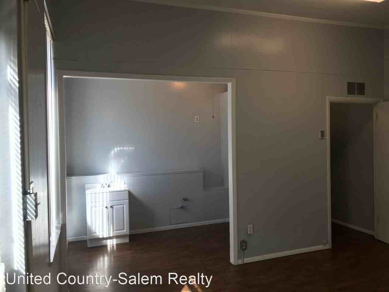 200-204 N. Main - Photo 2 of 12