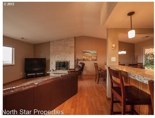 1670 Fircrest Dr - Photo 3 of 16