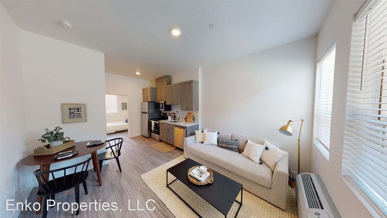 5377 SE 18th Ave. - Photo 3 of 28