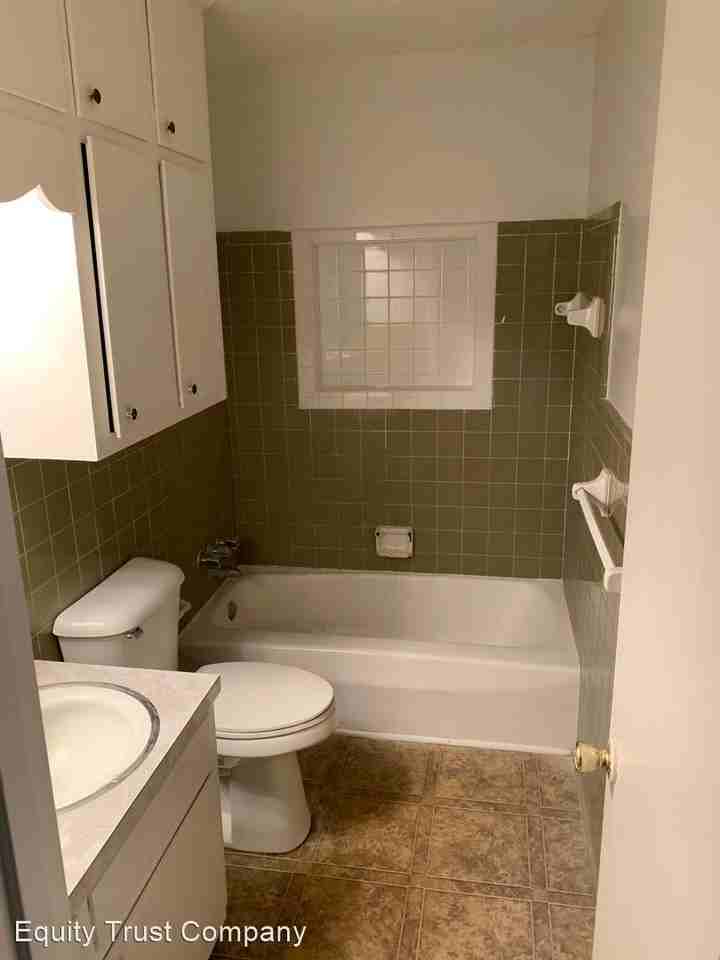 807 Stewart Street - Photo 2 of 6