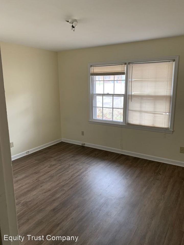 807 Stewart Street - Photo 3 of 6