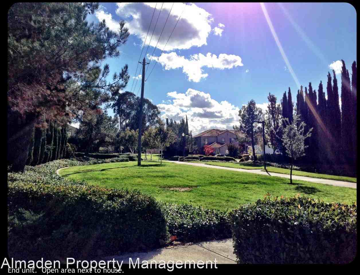 3232 Marbrisa Ct - Photo 2 of 17