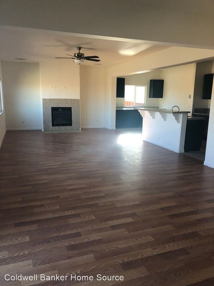 15075 Bandera Way - Photo 3 of 39