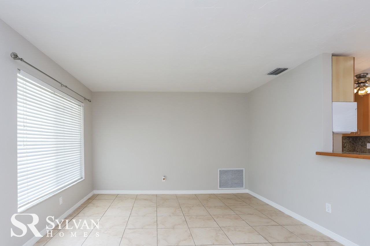 1628 Arizona Ave Ne - Photo 3 of 13