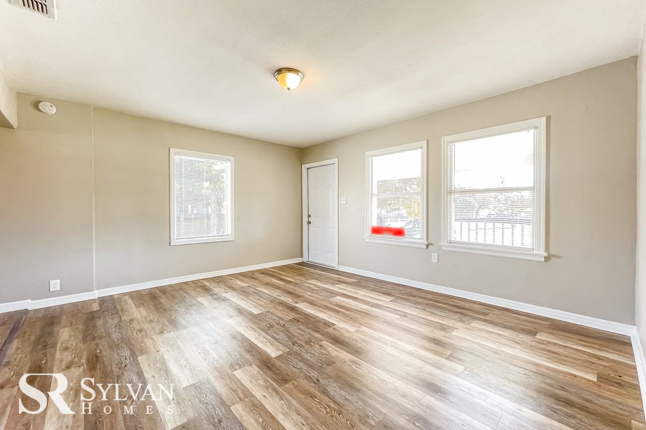 2107 W Ferris Ave - Photo 2 of 15