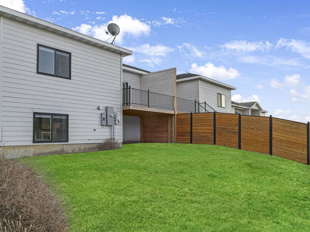13713 Karen St - Photo 2 of 12