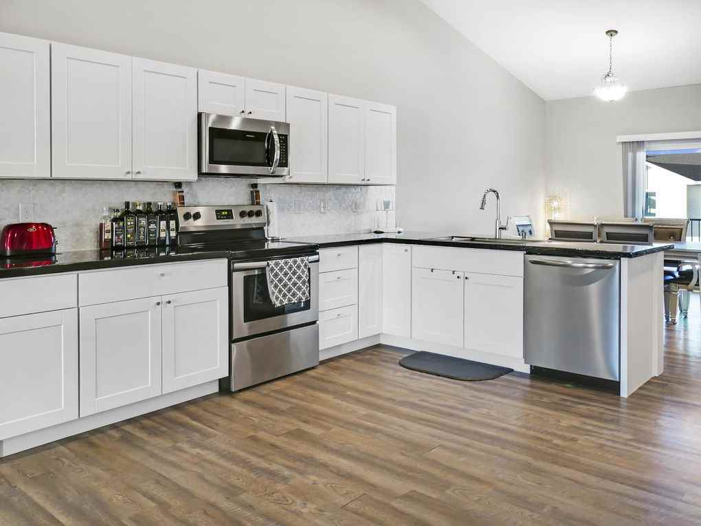 13713 Karen St - Photo 3 of 12