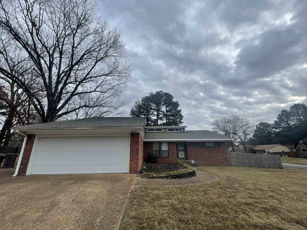 7857 Winoak Ln - Photo 2 of 34