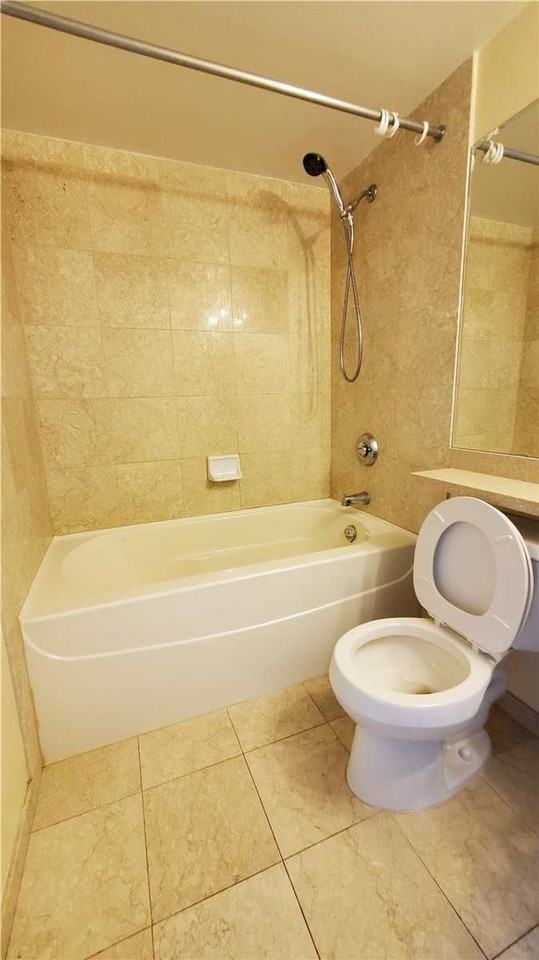 763 Bay St - Photo 2 of 12