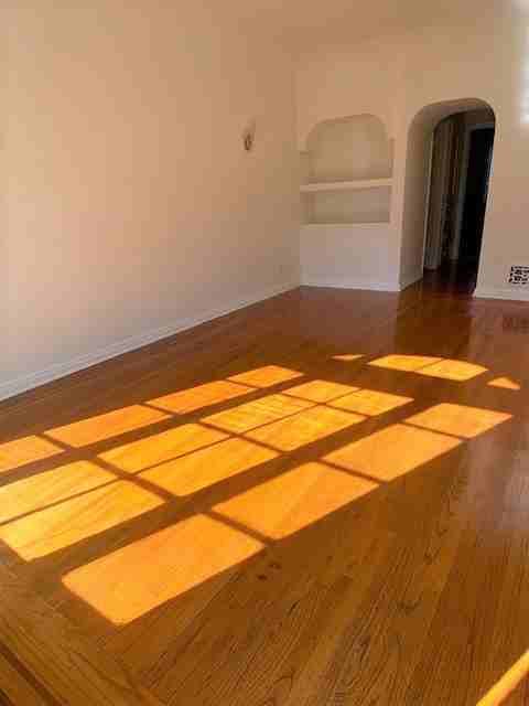 6501 Waring Avenue - Photo 2 of 8