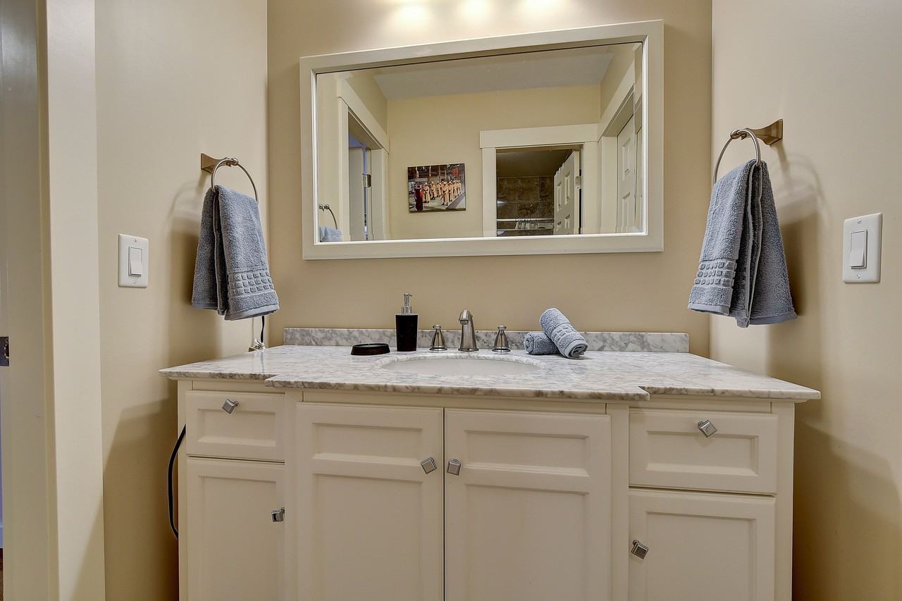 886 Stevenson Road - Photo 3 of 20