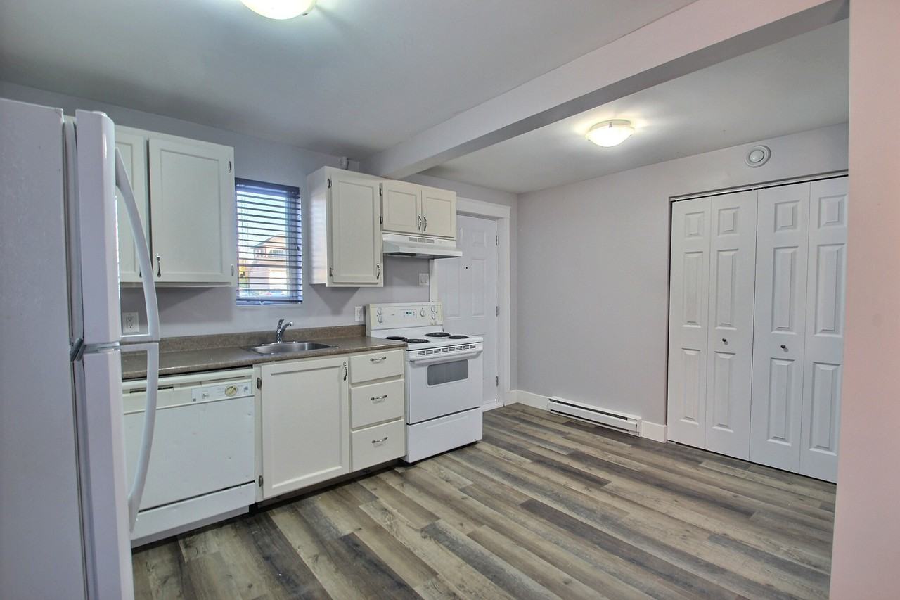 153 St George St #D