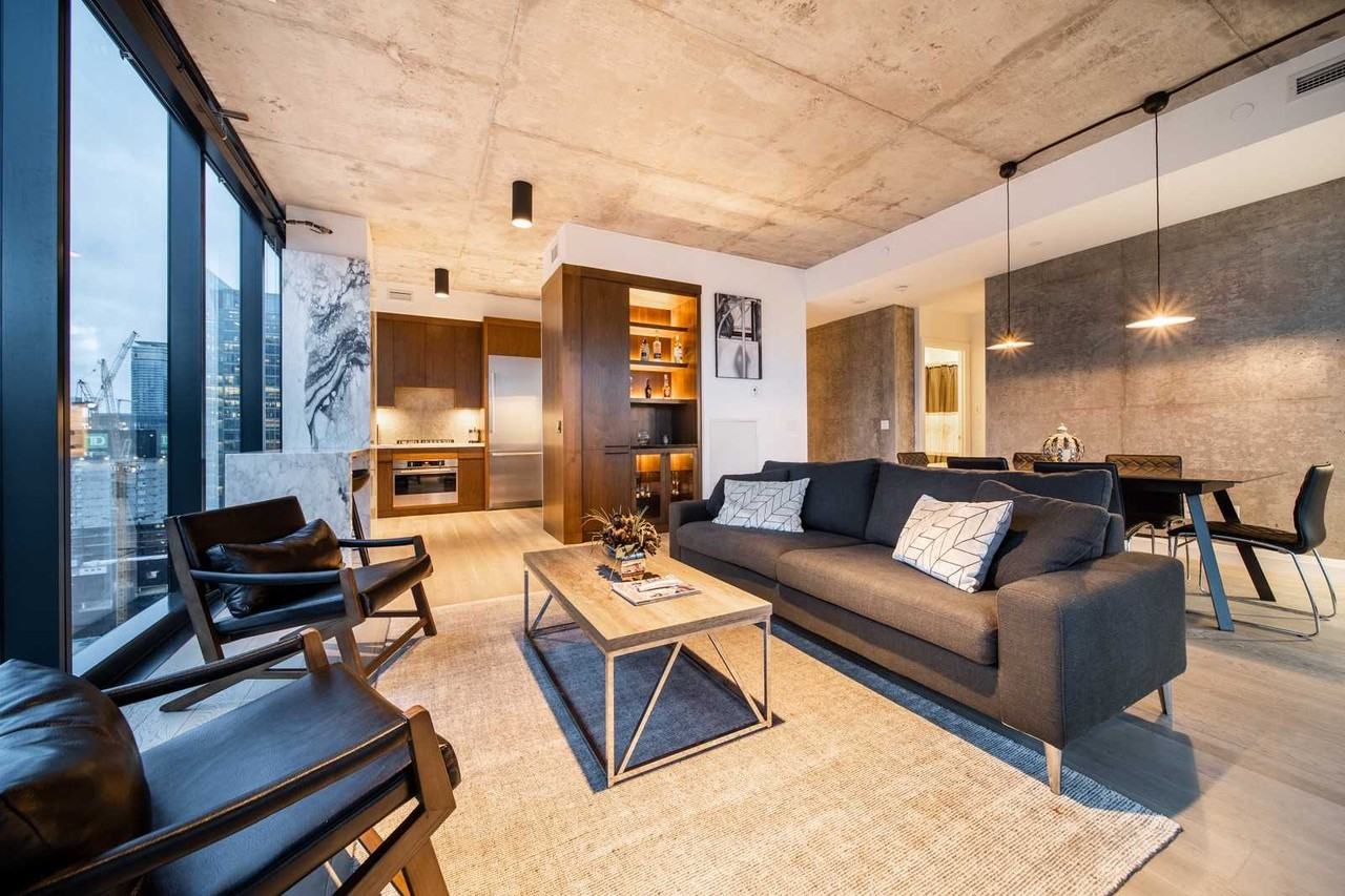 224 King Street West #1