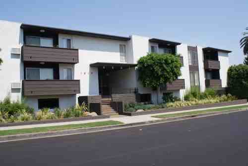 1310 Wellesley Ave #104